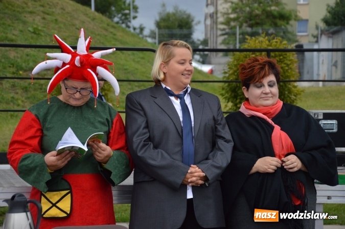 Zdjęcie w galerii na portalu naszwodzislaw.com: Narodowe czytanie na Rydułtowskiej Fikołkowni Rafa  wiadomości z regionu
