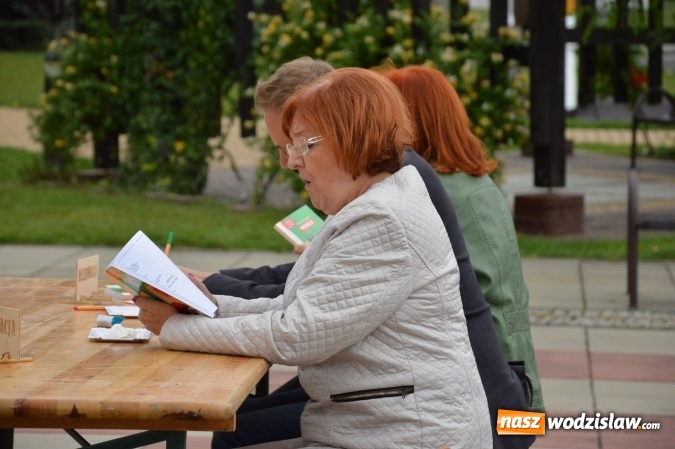 Zdjęcie w galerii na portalu naszwodzislaw.com: Narodowe czytanie na Rydułtowskiej Fikołkowni Rafa  wiadomości z regionu