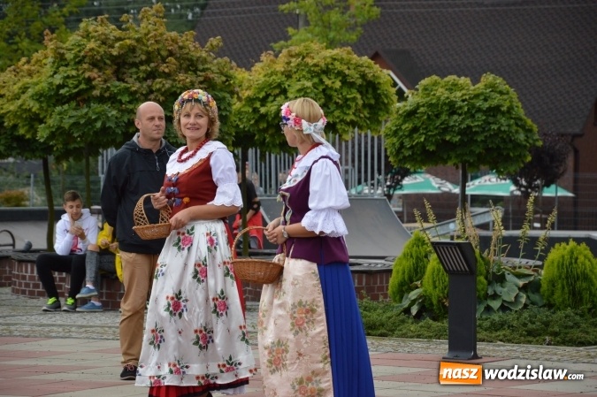 Zdjęcie w galerii na portalu naszwodzislaw.com: Narodowe czytanie na Rydułtowskiej Fikołkowni Rafa  wiadomości z regionu