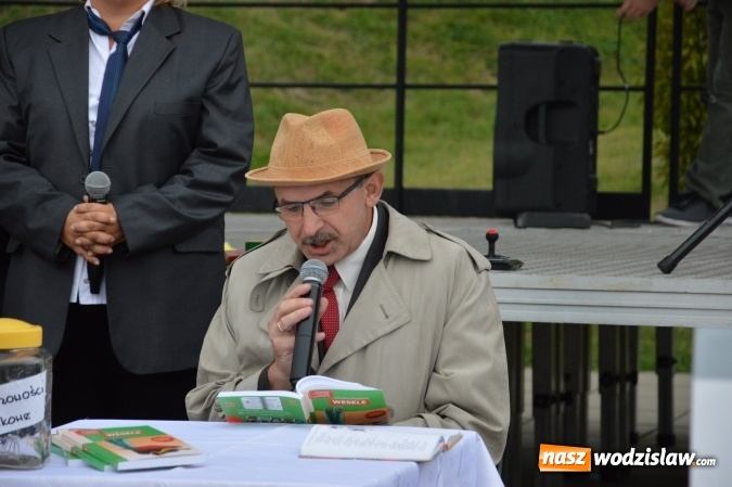 Zdjęcie w galerii na portalu naszwodzislaw.com: Narodowe czytanie na Rydułtowskiej Fikołkowni Rafa  wiadomości z regionu