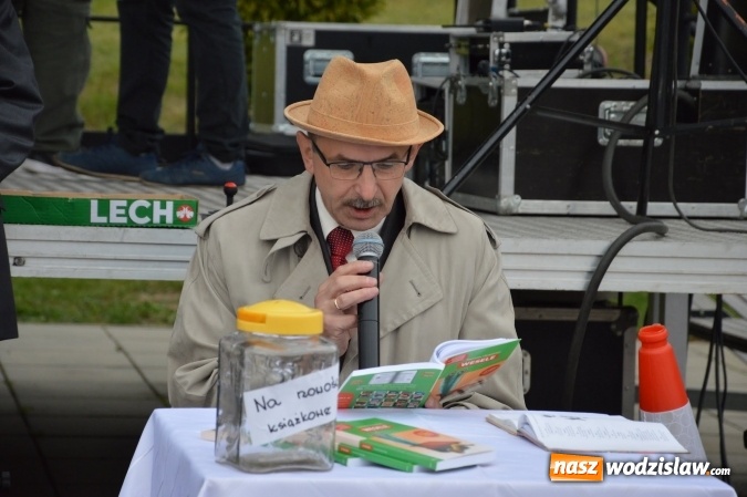 Zdjęcie w galerii na portalu naszwodzislaw.com: Narodowe czytanie na Rydułtowskiej Fikołkowni Rafa  wiadomości z regionu
