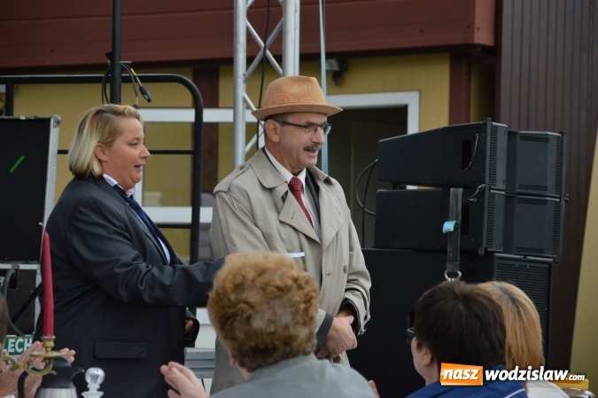 Zdjęcie w galerii na portalu naszwodzislaw.com: Narodowe czytanie na Rydułtowskiej Fikołkowni Rafa  wiadomości z regionu