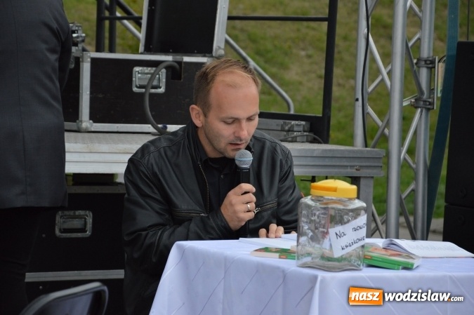 Zdjęcie w galerii na portalu naszwodzislaw.com: Narodowe czytanie na Rydułtowskiej Fikołkowni Rafa  wiadomości z regionu