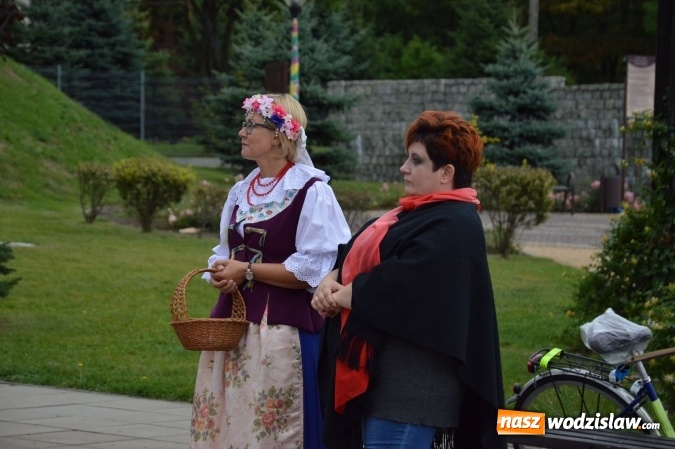 Zdjęcie w galerii na portalu naszwodzislaw.com: Narodowe czytanie na Rydułtowskiej Fikołkowni Rafa  wiadomości z regionu