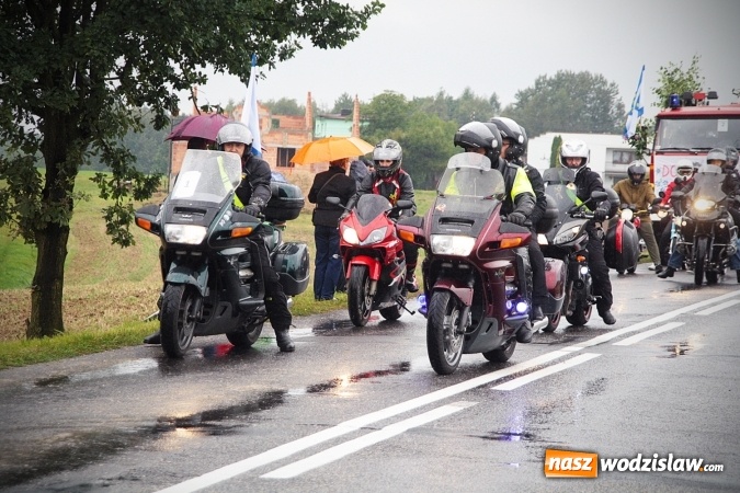 Zdjęcie w galerii na portalu naszwodzislaw.com: Deszczowe dożynki w Połomi  wiadomości z regionu