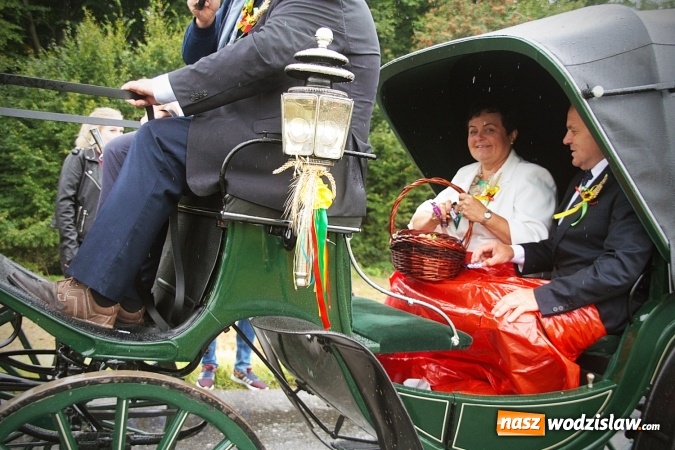 Zdjęcie w galerii na portalu naszwodzislaw.com: Deszczowe dożynki w Połomi  wiadomości z regionu