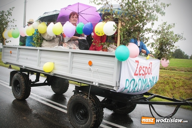 Zdjęcie w galerii na portalu naszwodzislaw.com: Deszczowe dożynki w Połomi  wiadomości z regionu