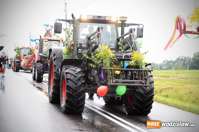 Zdjęcie w galerii na portalu naszwodzislaw.com: Deszczowe dożynki w Połomi  wiadomości z regionu