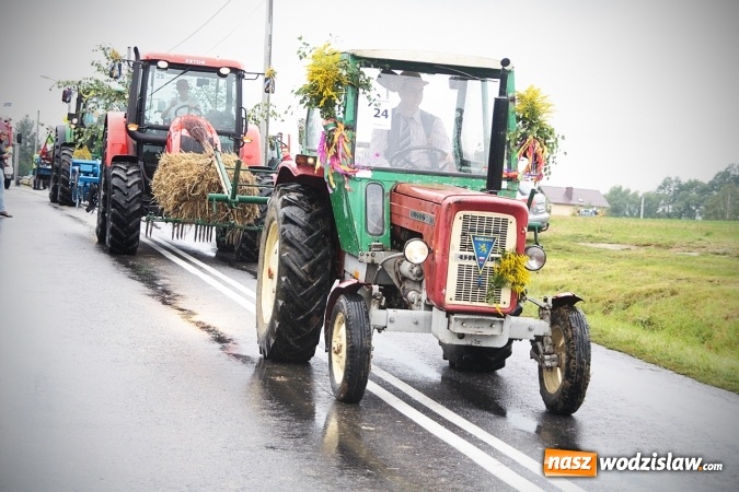 Zdjęcie w galerii na portalu naszwodzislaw.com: Deszczowe dożynki w Połomi  wiadomości z regionu