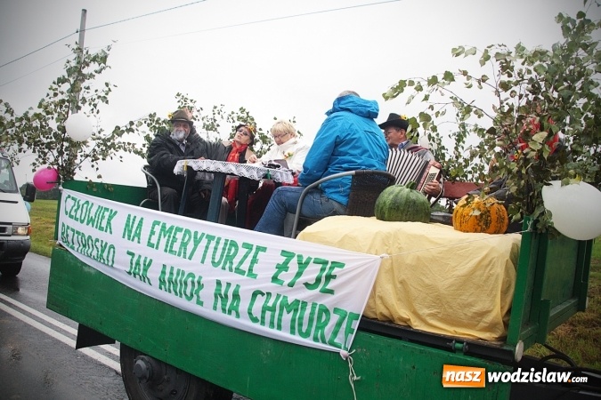Zdjęcie w galerii na portalu naszwodzislaw.com: Deszczowe dożynki w Połomi  wiadomości z regionu