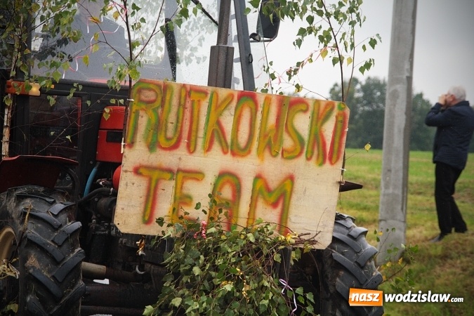Zdjęcie w galerii na portalu naszwodzislaw.com: Deszczowe dożynki w Połomi  wiadomości z regionu