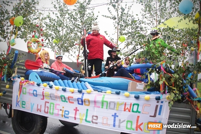Zdjęcie w galerii na portalu naszwodzislaw.com: Deszczowe dożynki w Połomi  wiadomości z regionu
