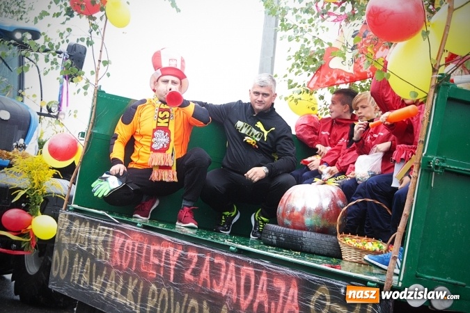 Zdjęcie w galerii na portalu naszwodzislaw.com: Deszczowe dożynki w Połomi  wiadomości z regionu
