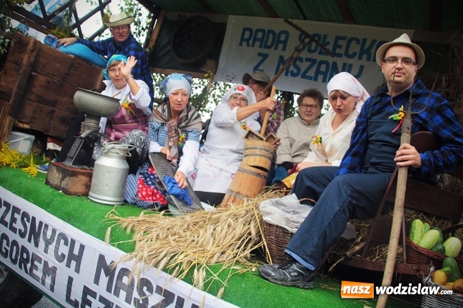 Zdjęcie w galerii na portalu naszwodzislaw.com: Deszczowe dożynki w Połomi  wiadomości z regionu
