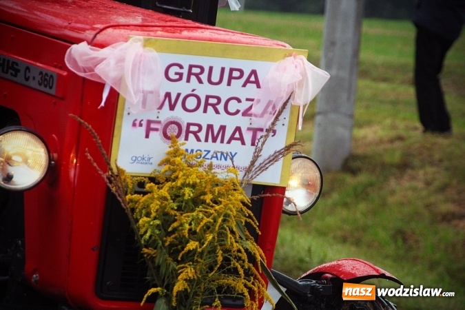Zdjęcie w galerii na portalu naszwodzislaw.com: Deszczowe dożynki w Połomi  wiadomości z regionu