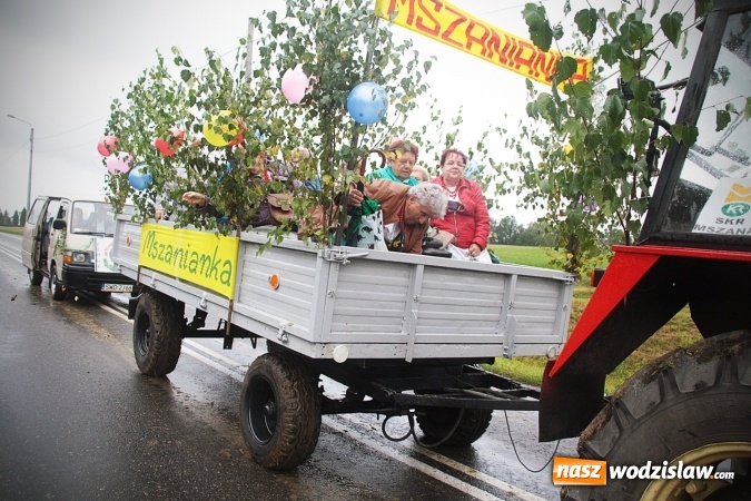 Zdjęcie w galerii na portalu naszwodzislaw.com: Deszczowe dożynki w Połomi  wiadomości z regionu