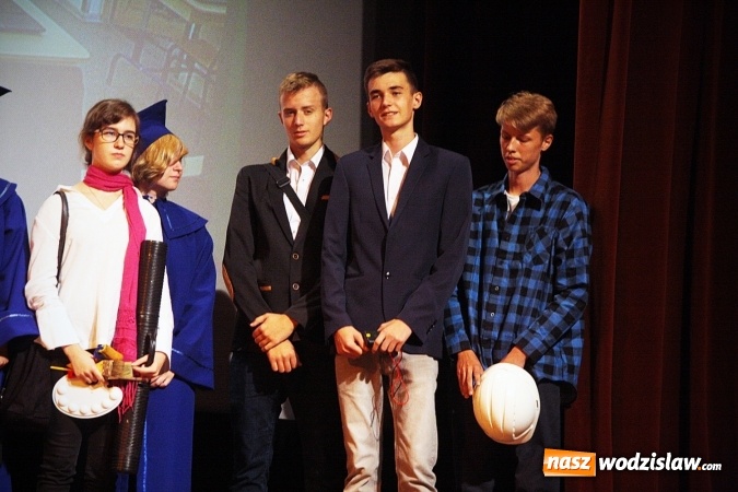 Zdjęcie w galerii na portalu naszwodzislaw.com: Powiat zainaugurował nowy rok szkolny  wiadomości z regionu