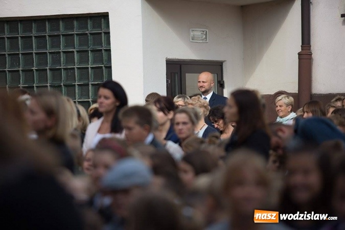 Zdjęcie w galerii na portalu naszwodzislaw.com: Rok szkolny 2017/2018 w Radlinie rozpoczęty!  wiadomości z regionu