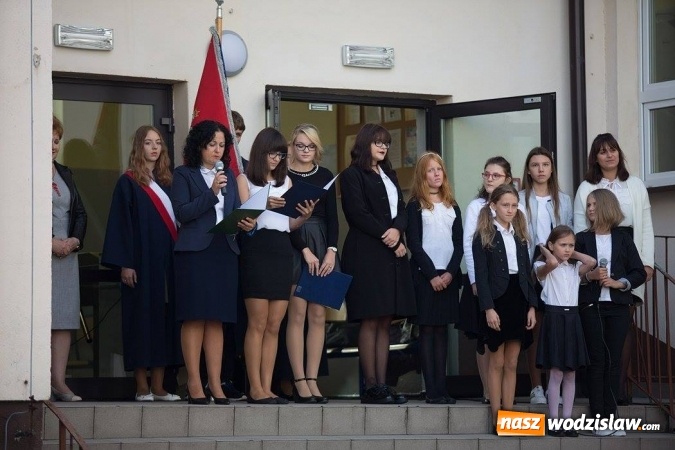 Zdjęcie w galerii na portalu naszwodzislaw.com: Rok szkolny 2017/2018 w Radlinie rozpoczęty!  wiadomości z regionu