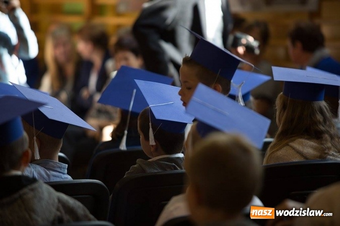 Zdjęcie w galerii na portalu naszwodzislaw.com: Rok szkolny 2017/2018 w Radlinie rozpoczęty!  wiadomości z regionu