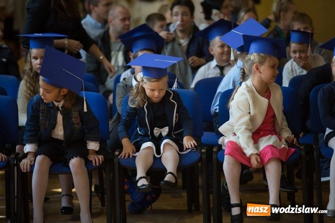 Zdjęcie w galerii na portalu naszwodzislaw.com: Rok szkolny 2017/2018 w Radlinie rozpoczęty!  wiadomości z regionu