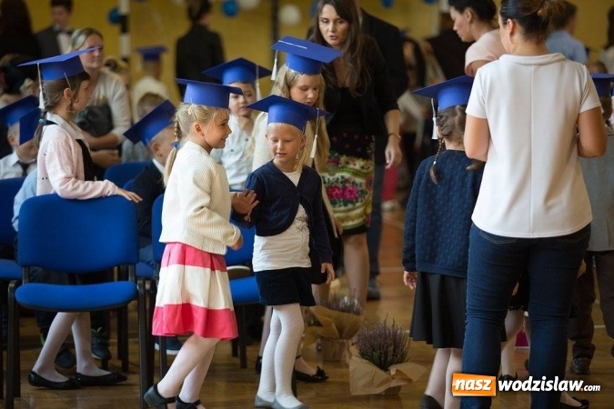 Zdjęcie w galerii na portalu naszwodzislaw.com: Rok szkolny 2017/2018 w Radlinie rozpoczęty!  wiadomości z regionu