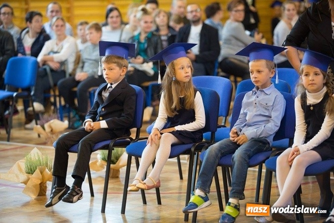 Zdjęcie w galerii na portalu naszwodzislaw.com: Rok szkolny 2017/2018 w Radlinie rozpoczęty!  wiadomości z regionu