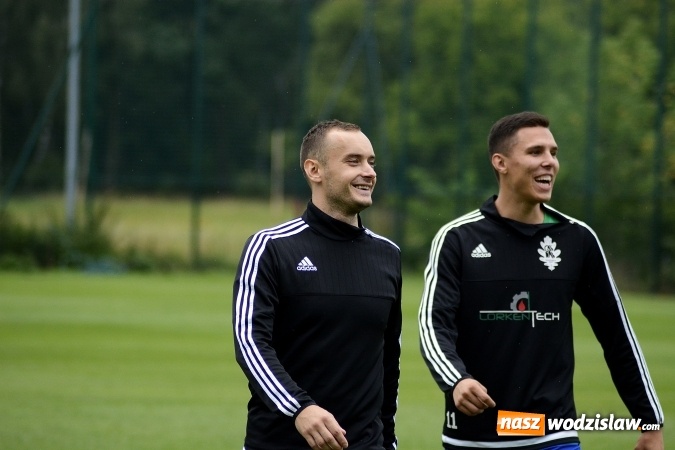 Zdjęcie w galerii na portalu naszwodzislaw.com: Zespół Czyżowic musiał uznać wyższośc Gaszowic wiadomości z regionu