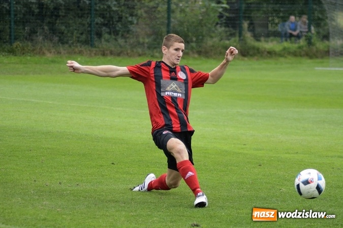 Zdjęcie w galerii na portalu naszwodzislaw.com: Zespół Czyżowic musiał uznać wyższośc Gaszowic wiadomości z regionu