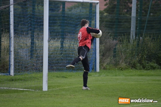 Zdjęcie w galerii na portalu naszwodzislaw.com: Zespół Czyżowic musiał uznać wyższośc Gaszowic wiadomości z regionu