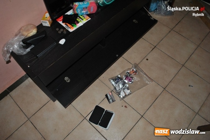 Zdjęcie w galerii na portalu naszwodzislaw.com: Rybniccy policjanci rozbili grupę handlującą dopalaczami wiadomości z regionu