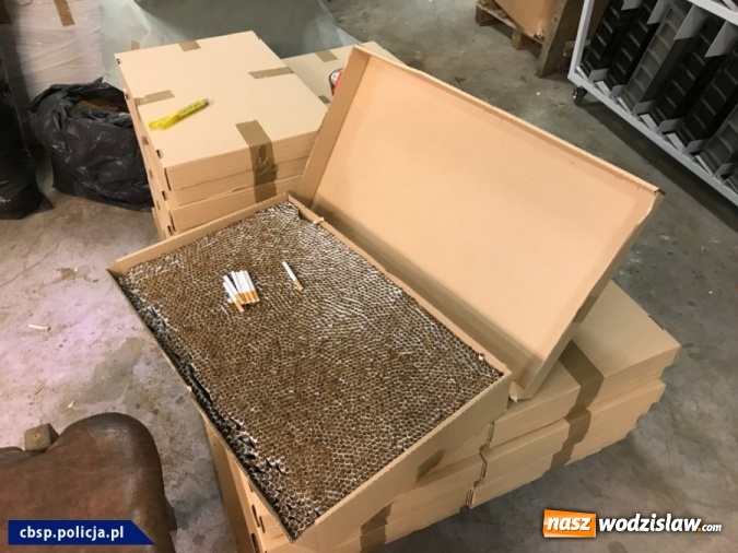 Zdjęcie w galerii na portalu naszwodzislaw.com: W Wodzisławiu zlikwidowano nielegalną fabrykę papierosów. Działały tutaj dwie linie produkcyjne. Zatrzymano 8 osób  wiadomości z regionu