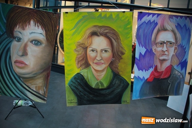 Zdjęcie w galerii na portalu naszwodzislaw.com: Malowali na wzór jednego z najwybitniejszych polskich malarzy. Grupa Artystyczna Pasja z Radlina wystawiła swoje obrazy w Galerii Karuzela  wiadomości z regionu