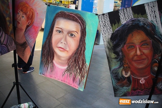 Zdjęcie w galerii na portalu naszwodzislaw.com: Malowali na wzór jednego z najwybitniejszych polskich malarzy. Grupa Artystyczna Pasja z Radlina wystawiła swoje obrazy w Galerii Karuzela  wiadomości z regionu