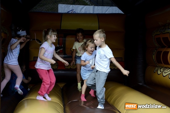 Zdjęcie w galerii na portalu naszwodzislaw.com: Rodzinny Festyn Integracyjny na Trzech Wzgórzach. ZDJĘCIA  wiadomości z regionu