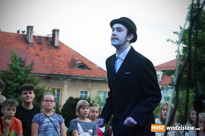 Zdjęcie w galerii na portalu naszwodzislaw.com: Siedem spektakli w ramach jednego wydarzenia. Wodzisław Śląski po raz IV stał się wielką sceną  wiadomości z regionu