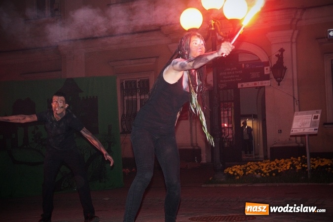 Zdjęcie w galerii na portalu naszwodzislaw.com: Siedem spektakli w ramach jednego wydarzenia. Wodzisław Śląski po raz IV stał się wielką sceną  wiadomości z regionu