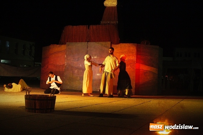 Zdjęcie w galerii na portalu naszwodzislaw.com: Siedem spektakli w ramach jednego wydarzenia. Wodzisław Śląski po raz IV stał się wielką sceną  wiadomości z regionu