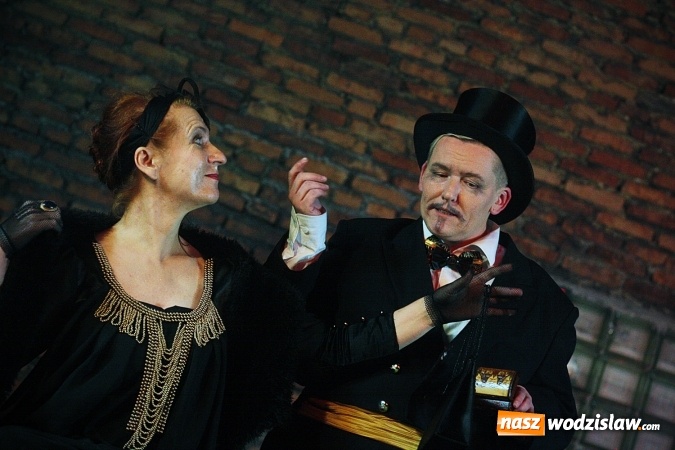 Zdjęcie w galerii na portalu naszwodzislaw.com: Siedem spektakli w ramach jednego wydarzenia. Wodzisław Śląski po raz IV stał się wielką sceną  wiadomości z regionu