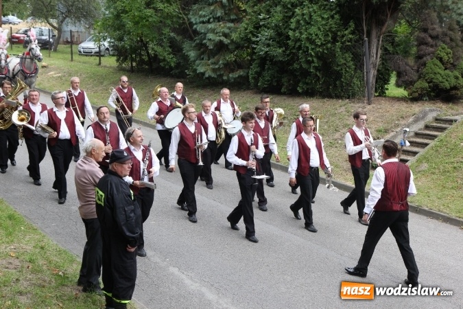 Zdjęcie w galerii na portalu naszwodzislaw.com: Potężny korowód dożynkowy w Syryni wiadomości z regionu