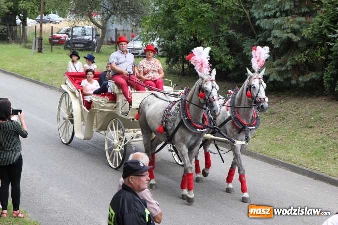 Zdjęcie w galerii na portalu naszwodzislaw.com: Potężny korowód dożynkowy w Syryni wiadomości z regionu
