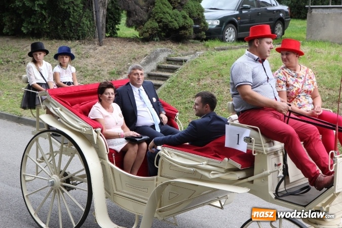 Zdjęcie w galerii na portalu naszwodzislaw.com: Potężny korowód dożynkowy w Syryni wiadomości z regionu