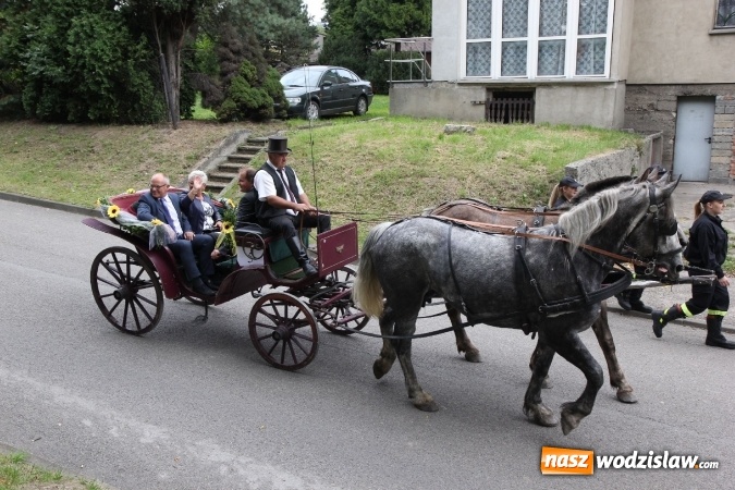Zdjęcie w galerii na portalu naszwodzislaw.com: Potężny korowód dożynkowy w Syryni wiadomości z regionu
