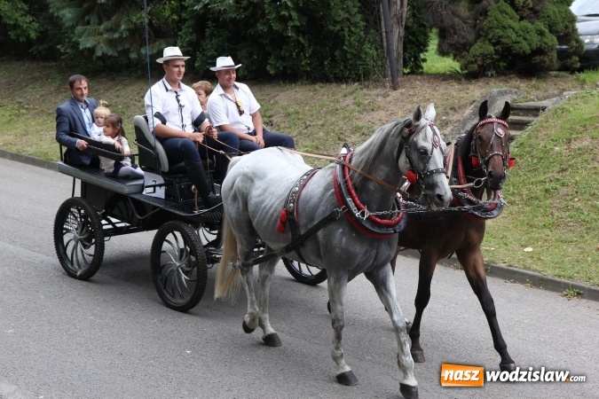 Zdjęcie w galerii na portalu naszwodzislaw.com: Potężny korowód dożynkowy w Syryni wiadomości z regionu