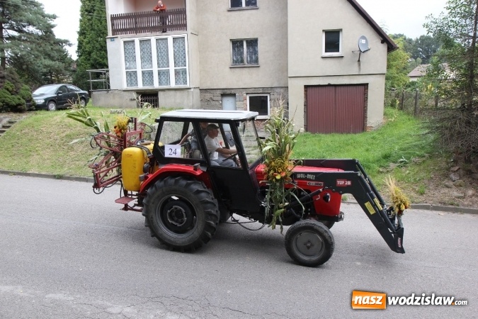 Zdjęcie w galerii na portalu naszwodzislaw.com: Potężny korowód dożynkowy w Syryni wiadomości z regionu