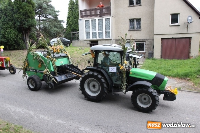 Zdjęcie w galerii na portalu naszwodzislaw.com: Potężny korowód dożynkowy w Syryni wiadomości z regionu