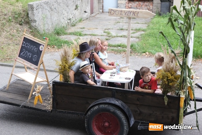 Zdjęcie w galerii na portalu naszwodzislaw.com: Potężny korowód dożynkowy w Syryni wiadomości z regionu