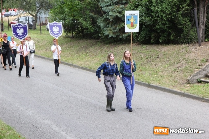 Zdjęcie w galerii na portalu naszwodzislaw.com: Potężny korowód dożynkowy w Syryni wiadomości z regionu