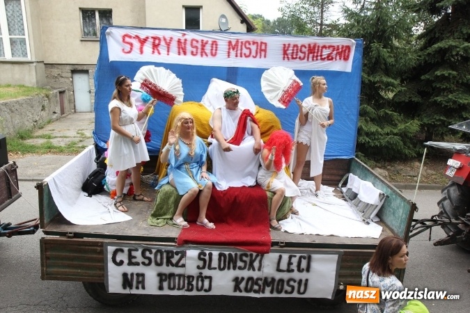 Zdjęcie w galerii na portalu naszwodzislaw.com: Potężny korowód dożynkowy w Syryni wiadomości z regionu