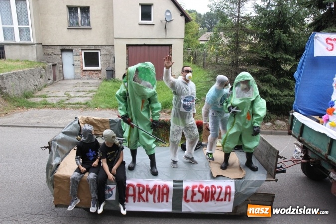 Zdjęcie w galerii na portalu naszwodzislaw.com: Potężny korowód dożynkowy w Syryni wiadomości z regionu